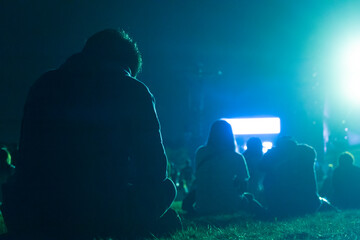 夏フェスの野外モニター