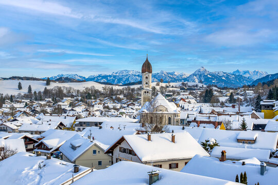 Blick auf Nesselwang im Winter, Allg&auml;u, Schwaben, Deutschland