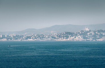 Marseille vue de loin 