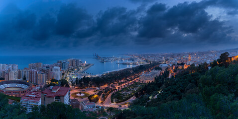 Panorámica de Málaga desde el castillo de Gibralfaro 