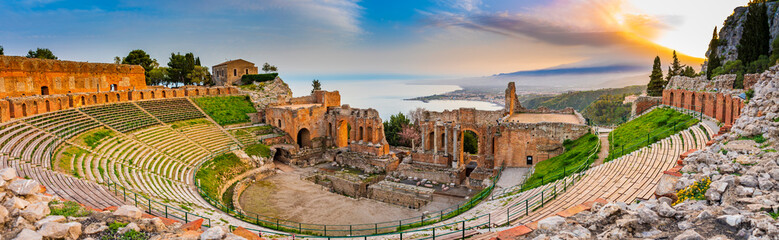Fototapeta na wymiar Panoramic view of Taormina, Sicily