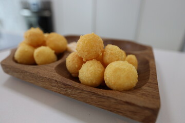BOLINHO DE QUEIJO
