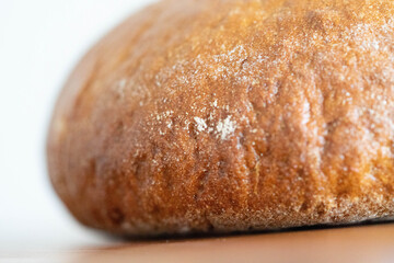Brot auf einem Küchenbrett