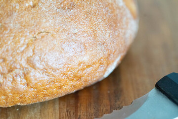 Brot auf einem Küchenbrett
