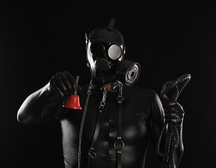 male fetish, man in gas mask