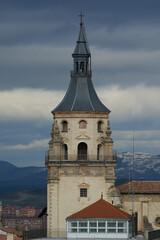 Vitoria (País Vasco) Visita y vistas desde la iglesia de San Vicente: Catedral de Santa Maria. 