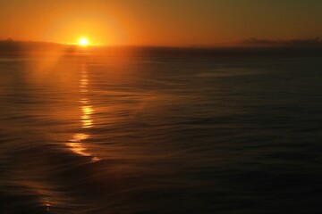 Sonneaufgang über dem Ozean