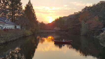 Fototapeta premium sunset on the lake