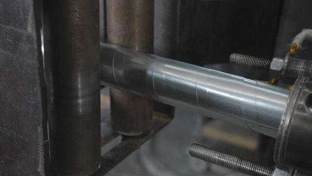 Manufacture of power cable. Applying an insulation layer to the cable