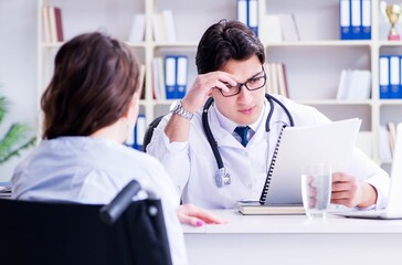Doctor sharing discouraging lab test results to patient