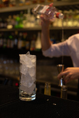 Una bebida refrescante a base de bebidas de verano