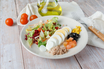 Vegetarian salad with olive oil and egg