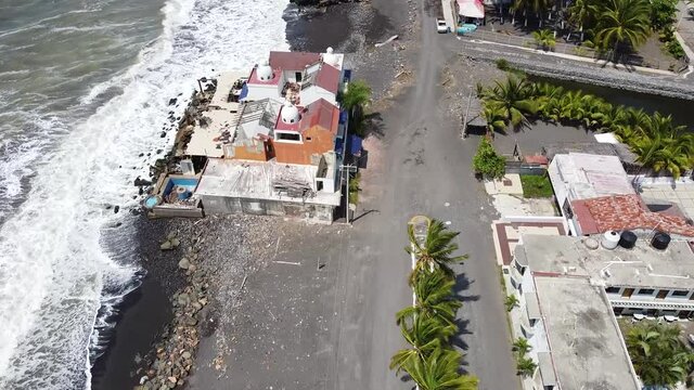 Vista aerea de playa en Colima Mexico