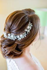 beautiful decoration for brides hair