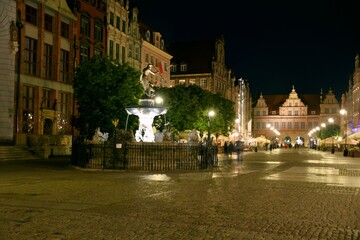 Fototapeta na wymiar Gdansk, night, historic, tourist Polish city, evening sightseeing,