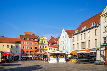 Fototapeta na wymiar Neupfarrplatz mit Kirche, Regensburg, Bayern, Deutschland