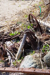 古い錆びた鉄の道具
