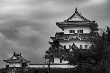 静かにたたずむ城