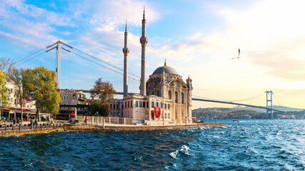 Fototapeta na wymiar The Bosphorus Bridge and the Ortakoy Mosque panorama, Istanbul