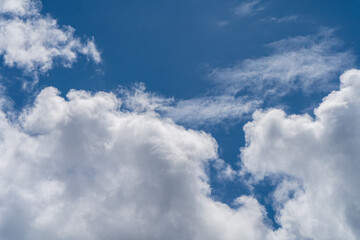 Naklejka na ściany i meble 沖縄の那覇空港で見た美しい雲と青空