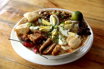 Freshly cooked Filipino food called Lomi