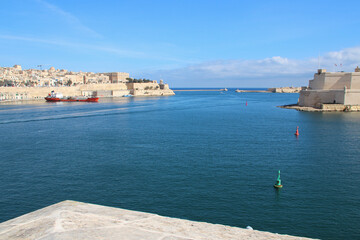 Fototapeta na wymiar valletta, vittoriosa and mediterranean sea in malta 