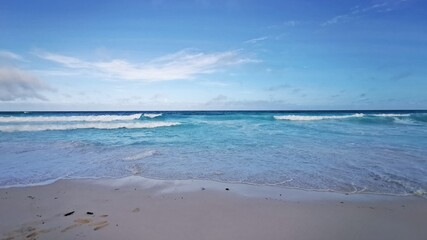 Fototapeta na wymiar Surfers Beach (Grand Anse) auf den Seychellen, La Digue