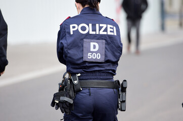 Polizei-Einsatz und Polizei Kontrolle in Wien - Lockdown Shutdown (Österreich) - Police operations and police control in Vienna - Lockdown Shutdown (Austria)
