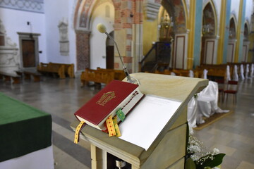 Klasztor i kościół w Mogile, dzielnica Nowa Huta, zabytek sakralny, biblia