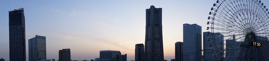 Cityscape of Yokohama Minatomirai city at sunset, Japan, Panoramic view - 横浜 みなとみらい 夕日 パノラマ