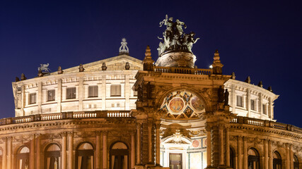 Fototapeta premium Baroque Semperoper during the blue hour