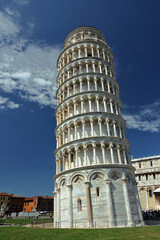 Fototapeta na wymiar oblique tower in Pisa, portrait photography