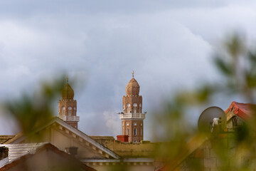 Obraz premium Rooftop view of mosque minarets in Setif city 