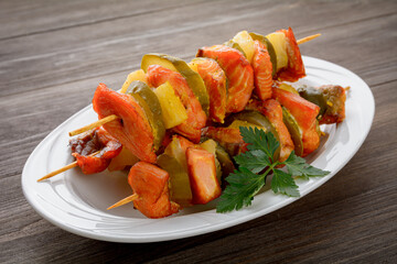 szaszłyki z łososia