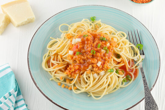 Pasta with vegetarian lentils Bolognese