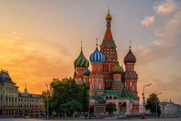 Fototapeta premium Saint Basil's Cathedral and Red Square in Moscow, Russia. Architecture and landmarks of Moscow. Sunrise cityscape of Moscow