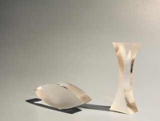 thin and thick edged lenses 