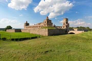 Obraz premium Ruins of 17th century castle Krzyztopor, italian style palazzo in fortezza, Ujazd, Poland