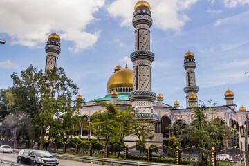 Fototapeta na wymiar Jame' Asr Hassanil Bolkiah Mosque in Bandar Seri Begawan, Brunei
