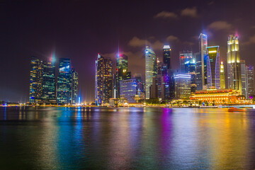 Obraz na płótnie Canvas Evening skyline of Marina Bay, Singapore