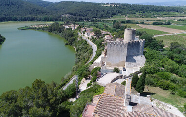 Hermoso pueblo medieval en cataluña