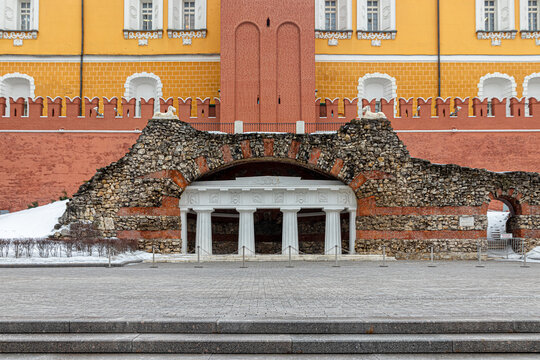 Italian Grotto With Columns, Near The Middle Arsenal Tower