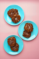 Chocolate cookies with sea salt