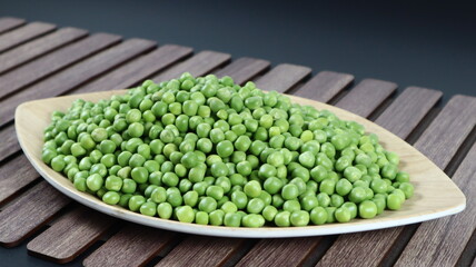
Garden Peas, The peas are sweet and may be eaten raw or cooked. These are the common peas that are sold shelled and frozen, healthy eating,  
