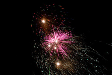 fireworks in the night sky fogos de artif&iacute;cio ano novo em Marata&iacute;zes ES Brasil