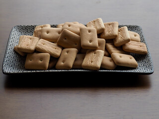 보리 비스킷, 건빵, 비상식량  
