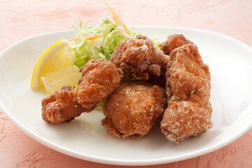 鶏肉の唐揚げ