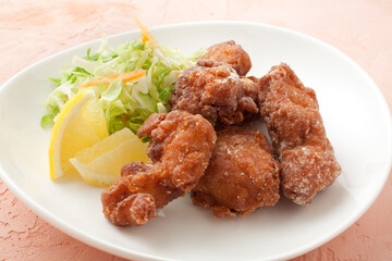 鶏肉の唐揚げ