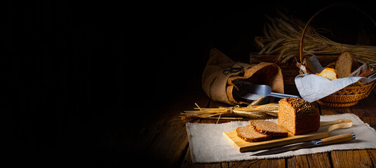 Moist wholemeal bread, crushed or ground whole grain