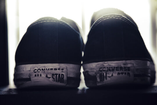 how to get converse dirty